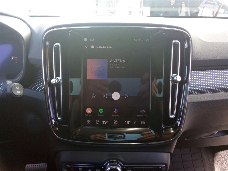 EX40 P8 RECHARGE TWIN ELECTRIC ULTRA BLACK EDITION