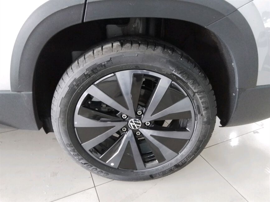 TAOS 1.4 250 TSI TOTAL FLEX COMFORTLINE AUTOMÁTICO