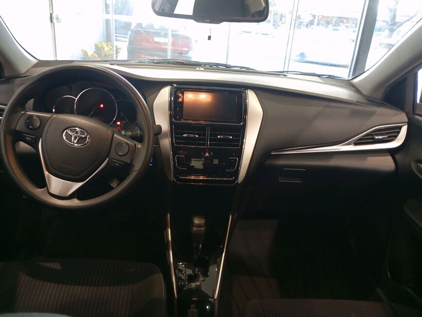 YARIS 1.5 16V FLEX SEDAN XL PLUS TECH MULTIDRIVE