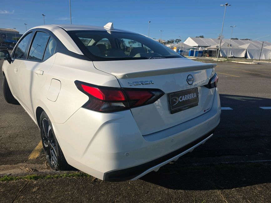 NOVO VERSA 1.6 EXCLUSIVE CVT