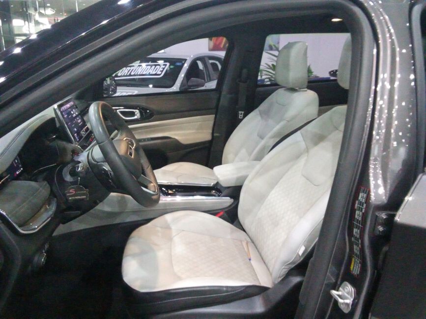 COMMANDER 1.3 T270 TURBO FLEX OVERLAND AT6