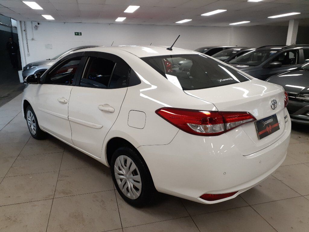 YARIS 1.5 16V FLEX SEDAN XL LIVE MULTIDRIVE