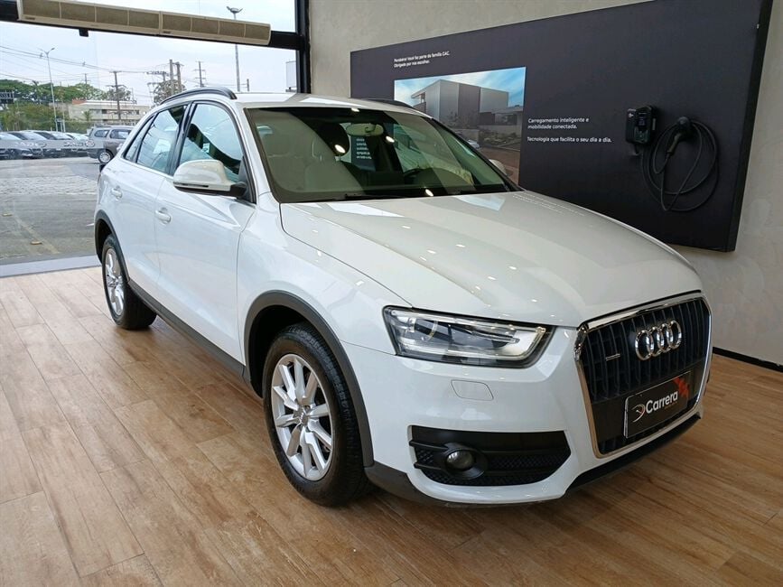 Q3 2.0 TFSI AMBIENTE QUATTRO 4P GASOLINA S TRONIC
