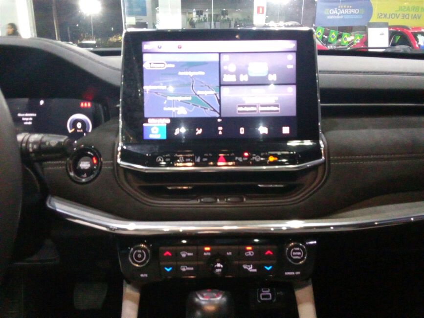 COMMANDER 1.3 T270 TURBO FLEX OVERLAND AT6