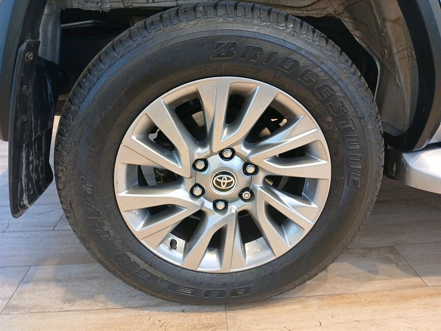 HILUX SW4 2.8 D-4D TURBO DIESEL SRX 4X4 AUTOMÁTICO