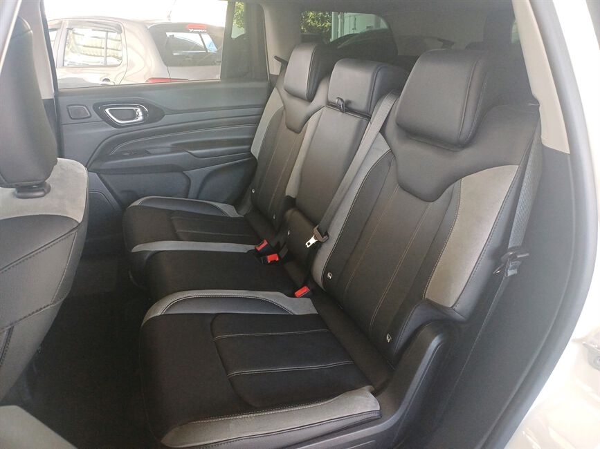 COMMANDER 1.3 T270 TURBO FLEX LIMITED AT6