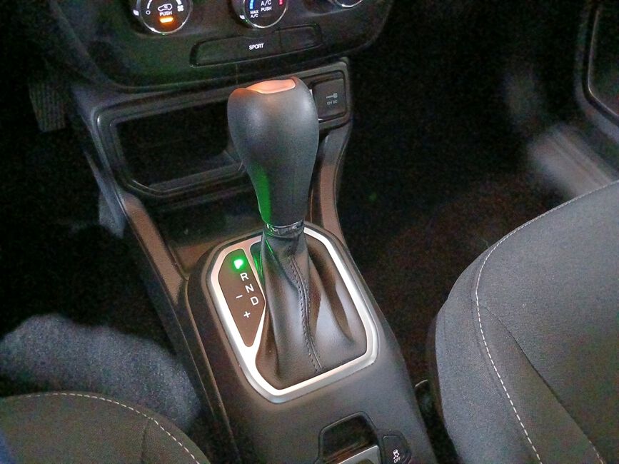 RENEGADE 1.3 T270 TURBO FLEX AT6