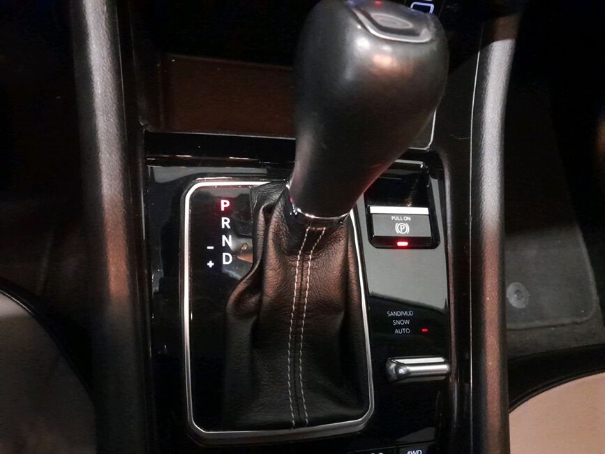 COMPASS 2.0 TD350 TURBO DIESEL LONGITUDE AT9