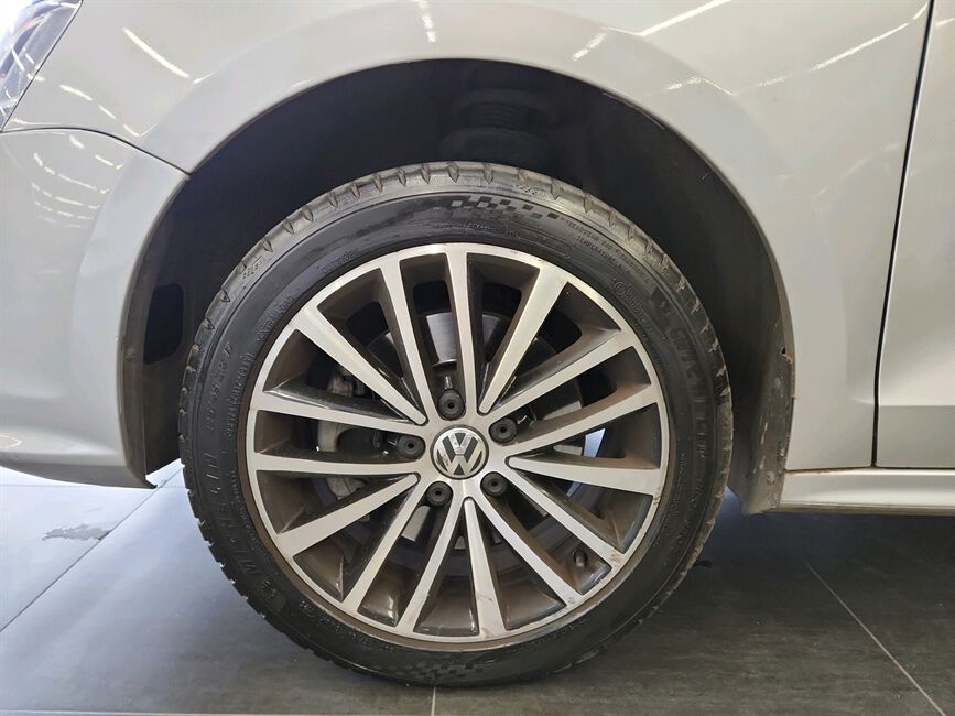 JETTA 2.0 TSI HIGHLINE 211CV GASOLINA 4P TIPTRONIC
