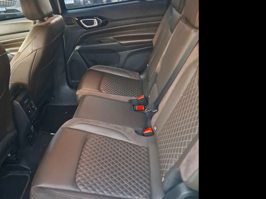 COMMANDER 1.3 T270 TURBO FLEX OVERLAND AT6