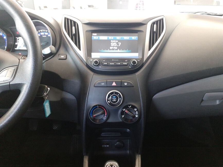 HB20S 1.6 COMFORT PLUS 16V FLEX 4P MANUAL