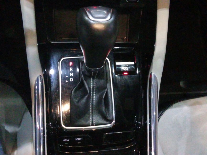 COMMANDER 1.3 T270 TURBO FLEX OVERLAND AT6