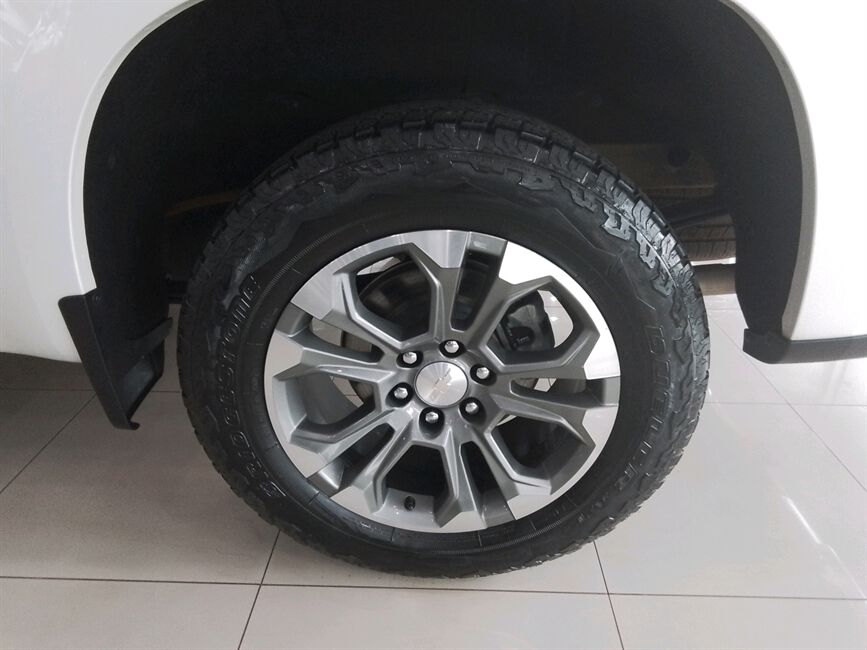 SILVERADO 5.3 V8 GASOLINA 1500 HIGH COUNTRY 4X4 AU