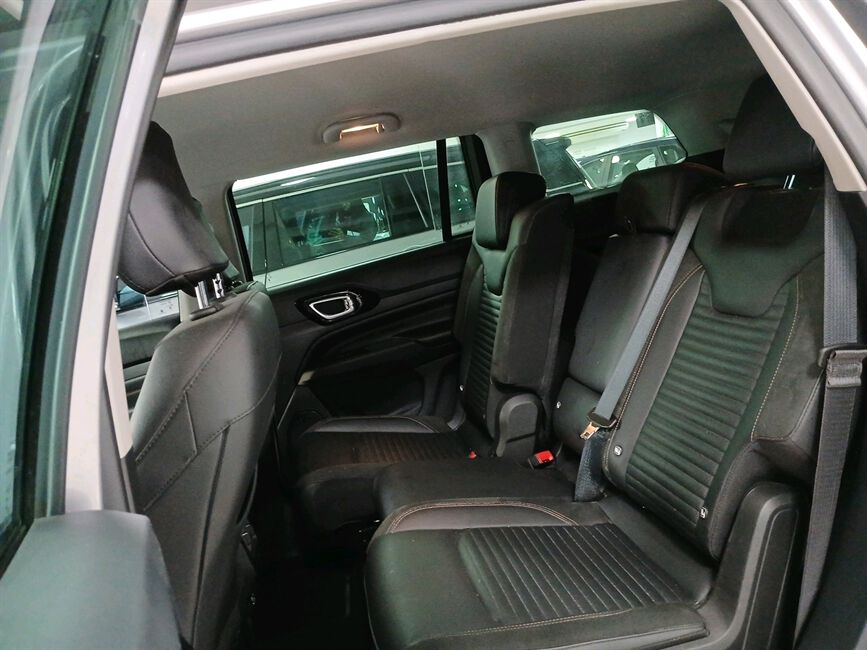 COMMANDER 1.3 T270 TURBO FLEX LIMITED AT6