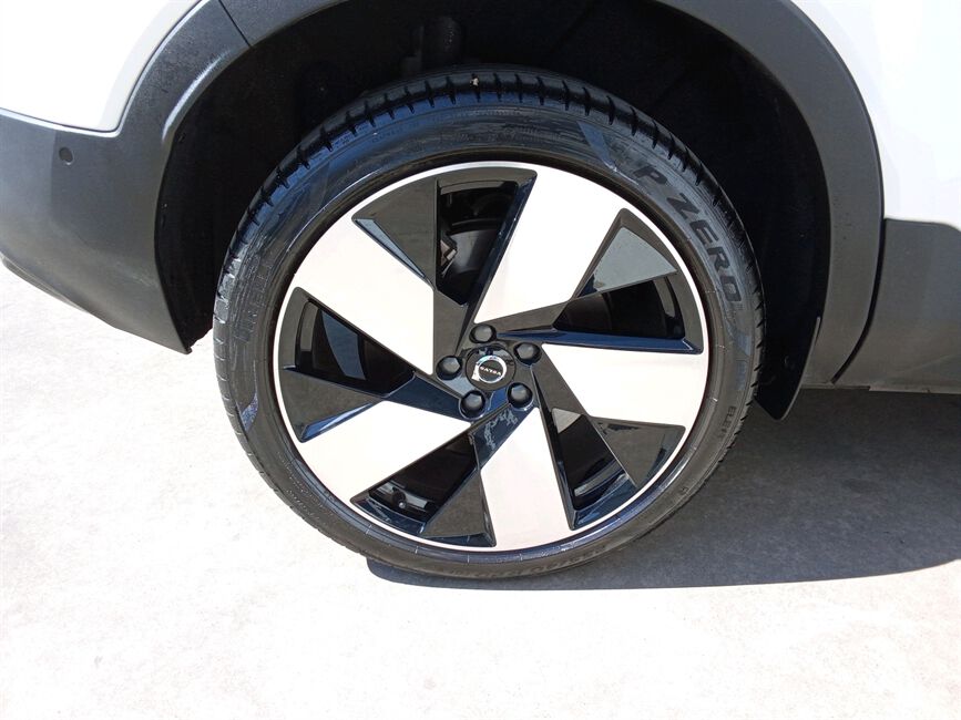 EX40 P8 RECHARGE TWIN ELECTRIC ULTRA BLACK EDITION