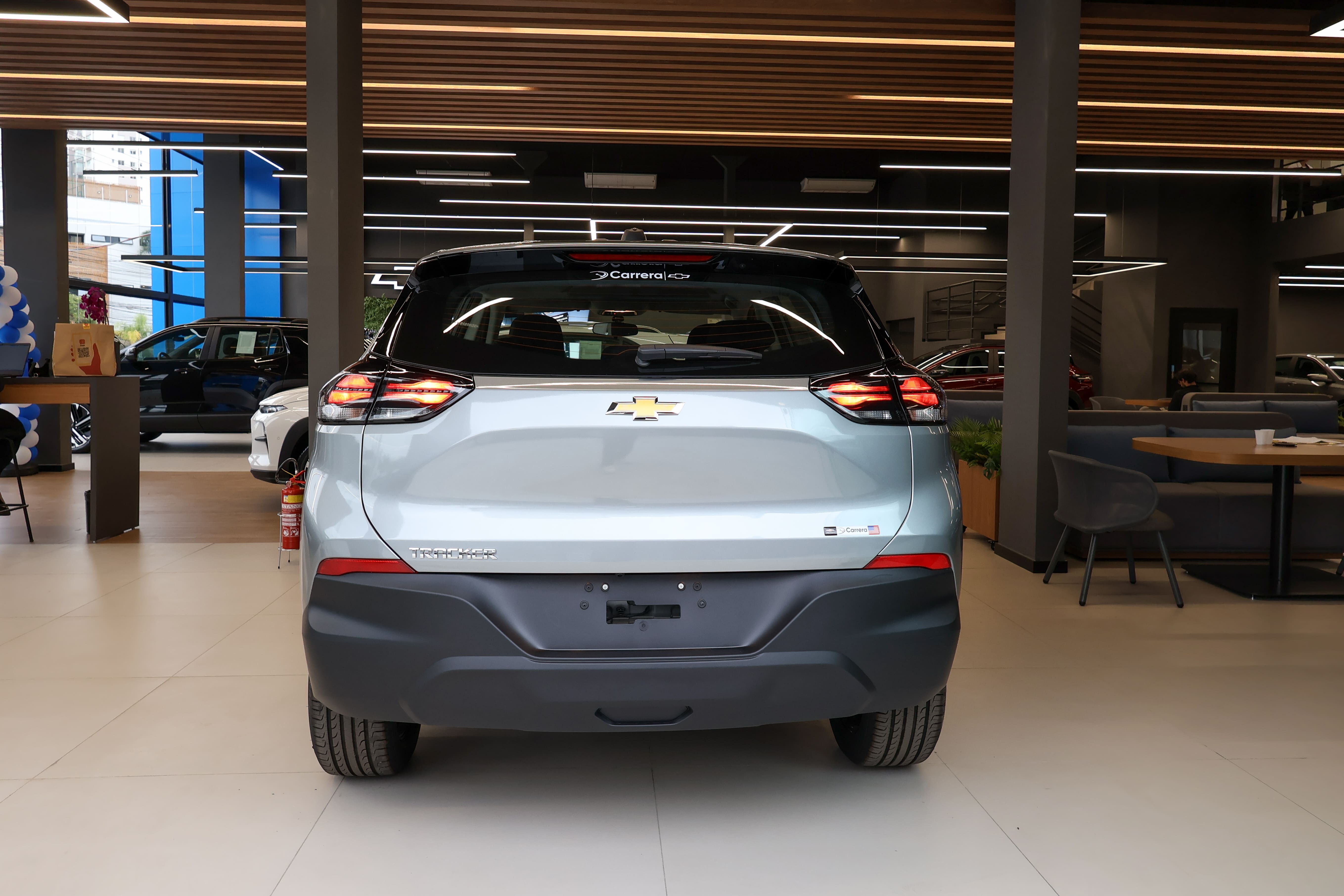 TRACKER TURBO AUT 2027