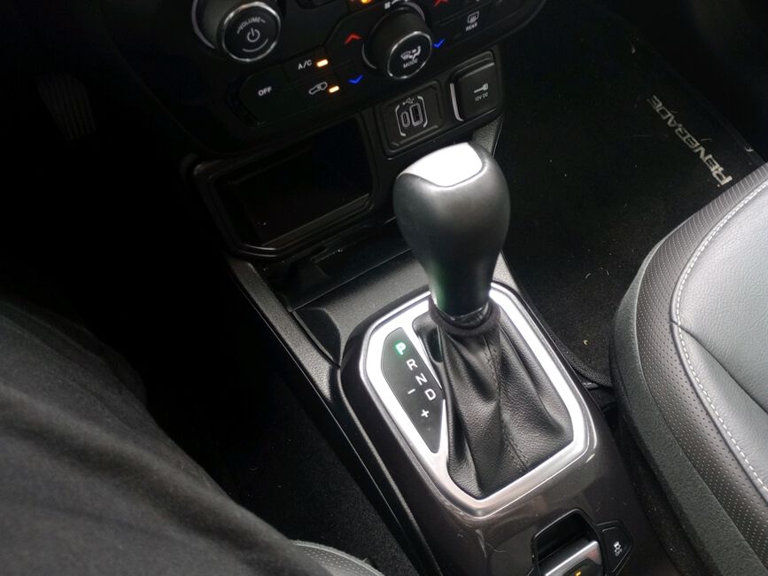 RENEGADE 1.3 T270 TURBO FLEX LONGITUDE AT6