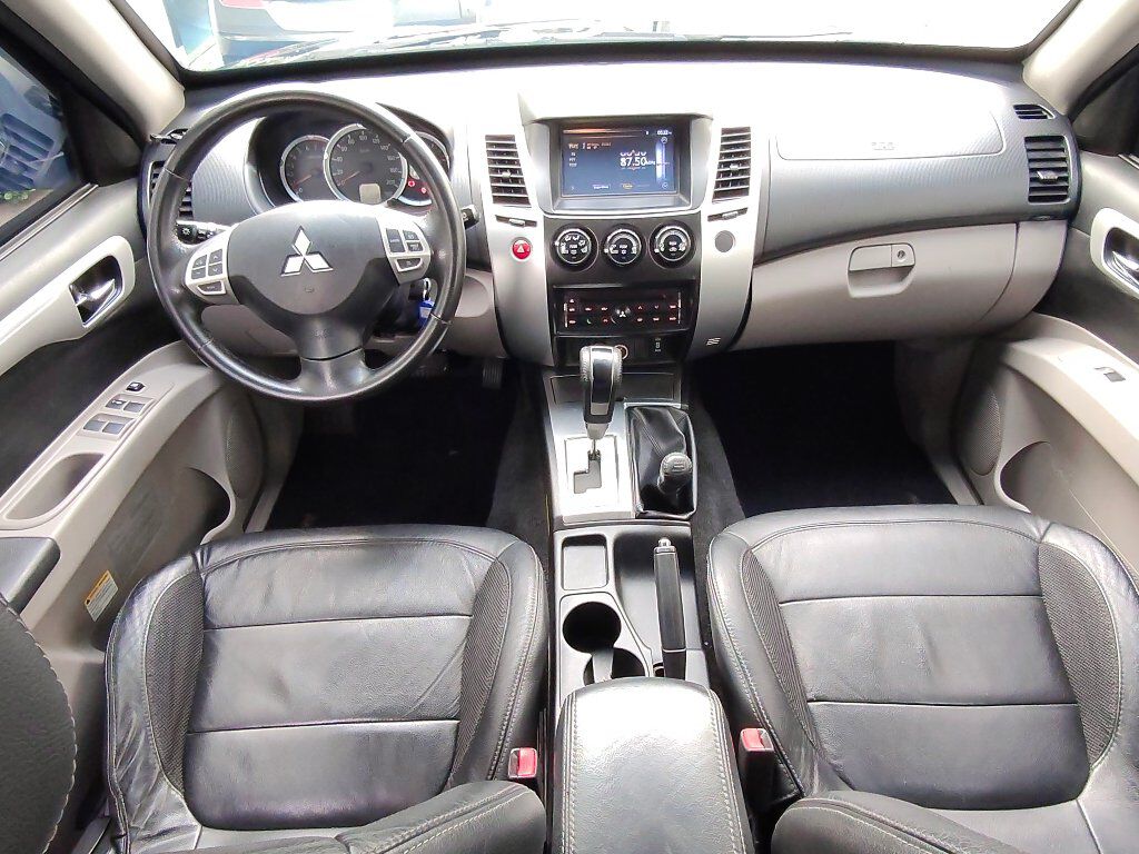 PAJERO DAKAR 3.5 HPE 7 LUGARES 4X4 V6 24V FLEX 4P