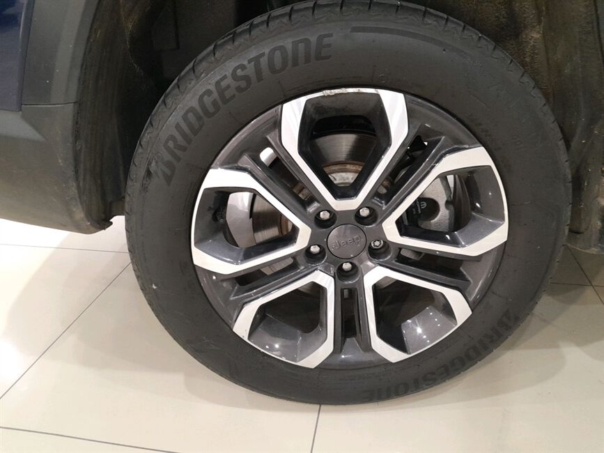 COMMANDER 1.3 T270 TURBO FLEX LIMITED AT6