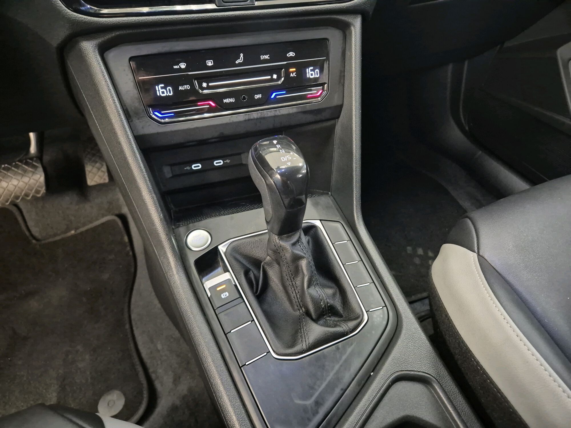 TAOS 1.4 250 TSI TOTAL FLEX COMFORTLINE AUTOMÁTICO