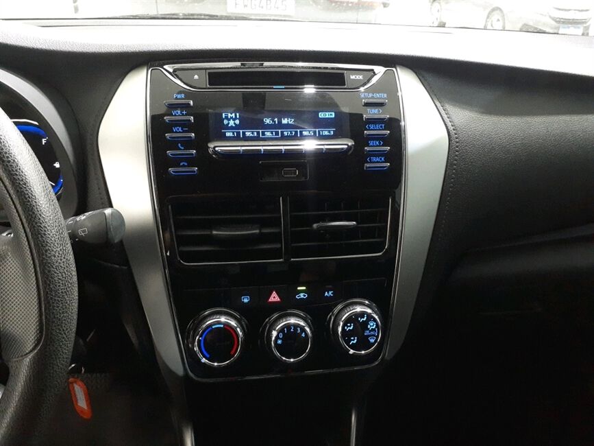 YARIS 1.3 16V FLEX XL AUTOMÁTICO