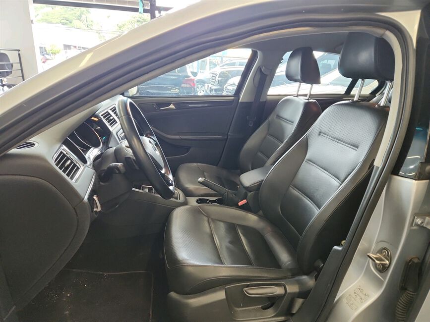 JETTA 2.0 TSI HIGHLINE 211CV GASOLINA 4P TIPTRONIC