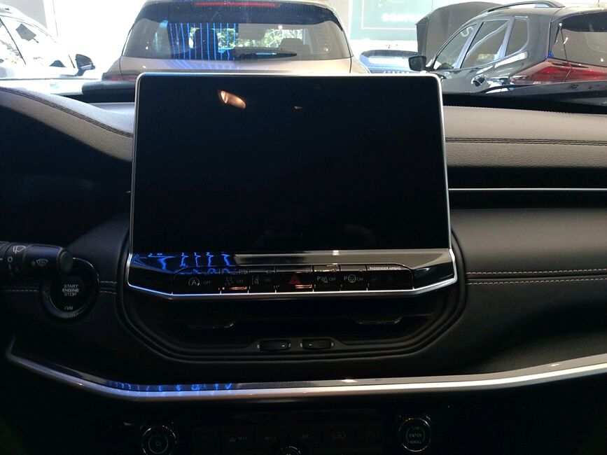 COMMANDER 1.3 T270 TURBO FLEX LONGITUDE AT6