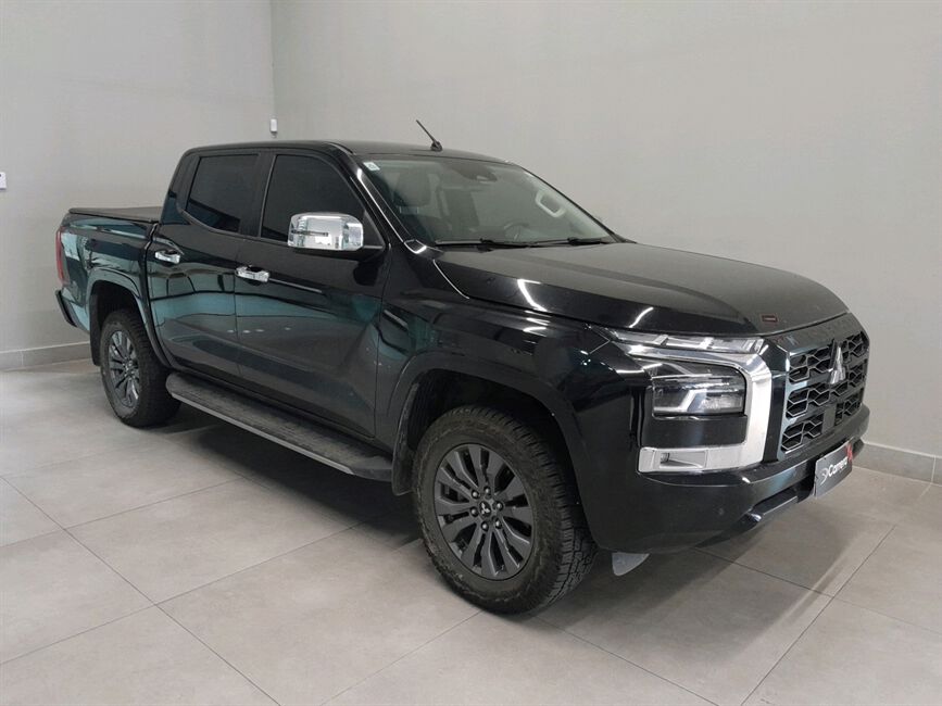 TRITON 2.4 BITURBO DIESEL CD HPE-S 4X4 AUTOMÁTICO