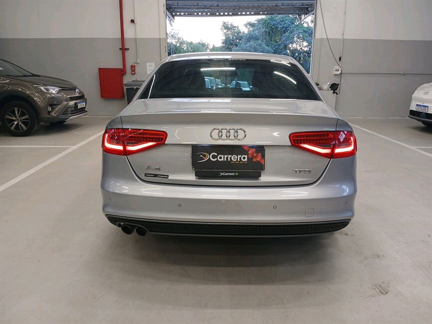 A4 1.8 TFSI ATTRACTION GASOLINA 4P MULTITRONIC