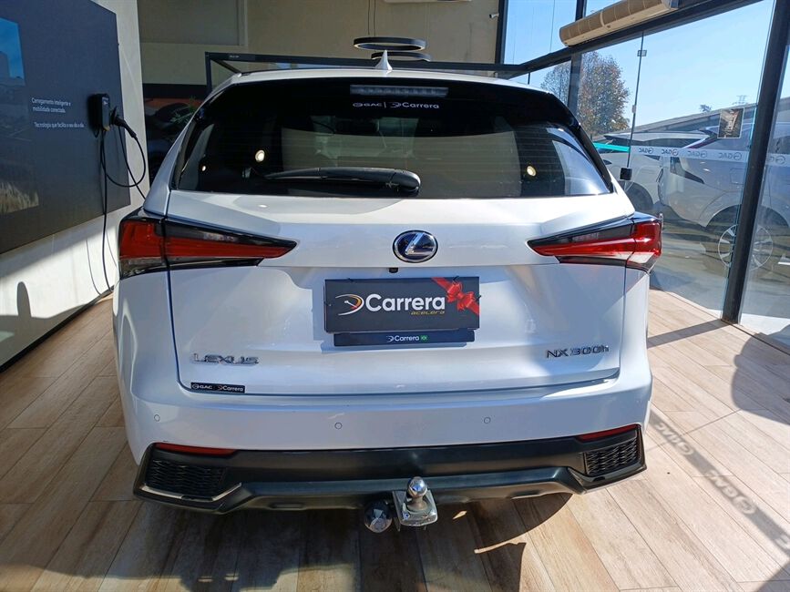 NX 300H 2.5 16V VVT-I HYBRID F-SPORT CVT AWD