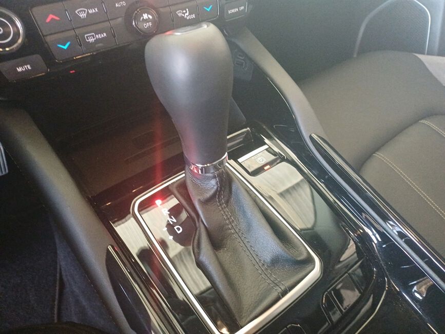 COMMANDER 1.3 T270 TURBO FLEX LIMITED AT6