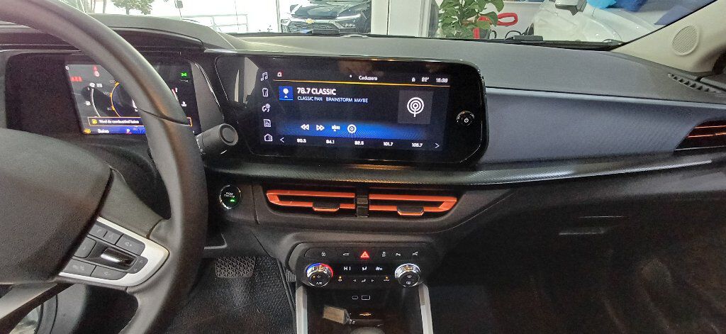 ONIX PLUS PREMIER TURBO