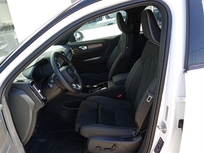 EX40 P8 RECHARGE TWIN ELECTRIC ULTRA BLACK EDITION