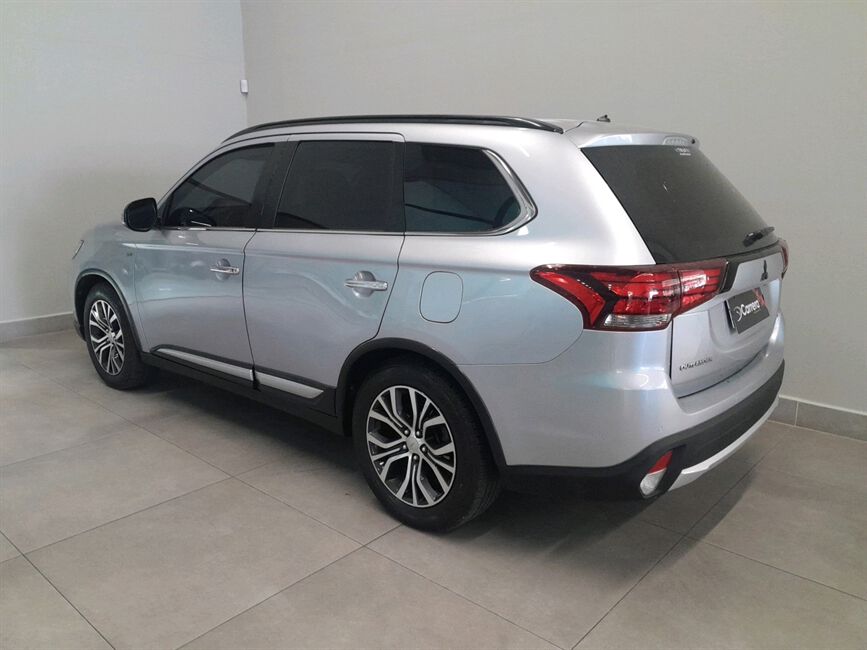 OUTLANDER 3.0 GT 4X4 V6 24V GASOLINA 4P AUTOMATICO