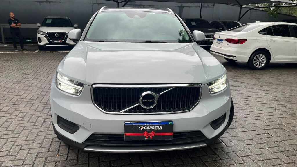 XC40 2.0 T4 GASOLINA MOMENTUM GEARTRONIC