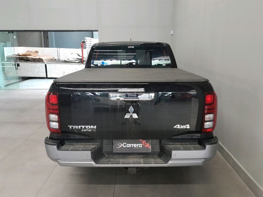 TRITON 2.4 BITURBO DIESEL CD HPE-S 4X4 AUTOMÁTICO