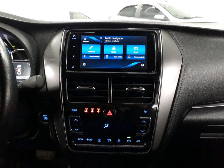 YARIS 1.5 16V FLEX XLS CONNECT MULTIDRIVE
