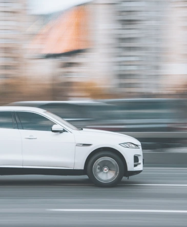 Carro em alta velocidade