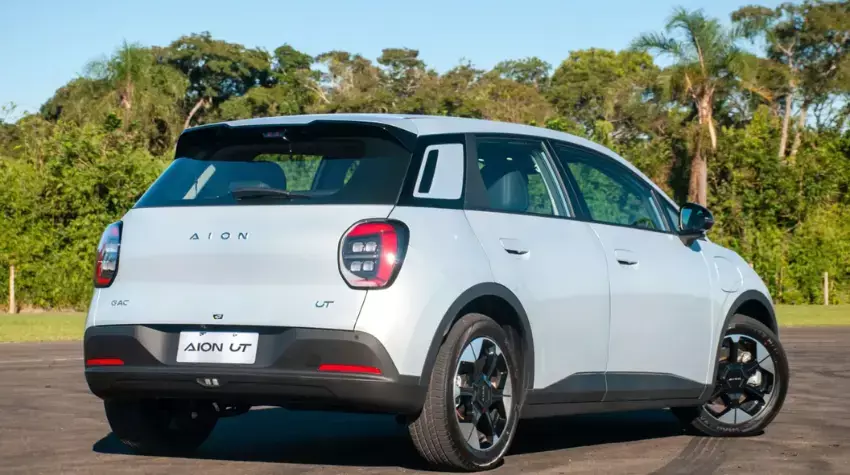 Thumbnail AION UT da GAC bate recorde de vendas: descubra por que o carro elétrico está fazendo tanto sucesso no Brasil! 3