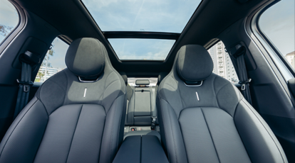 Sistema exclusivo de airbags, com 8 distribuídos de forma inteligente e precisa.