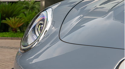 Design retrô-futurista com linhas exclusivas