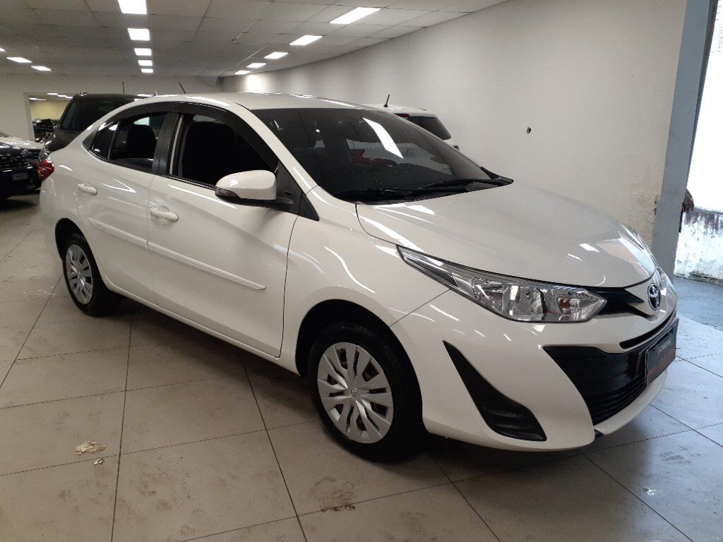 YARIS 1.5 16V FLEX SEDAN XL LIVE MULTIDRIVE