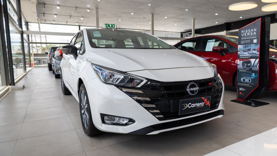 NISSAN VERSA ADVANCE 1.6 CVT -TAXI