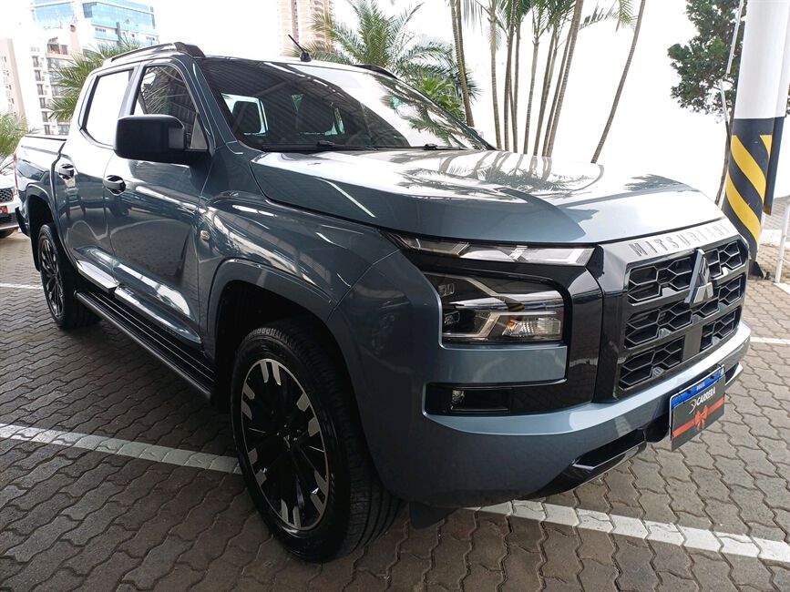 TRITON 2.4 BITURBO DIESEL CD TARMAC 4X2 AUTOMÁTICO