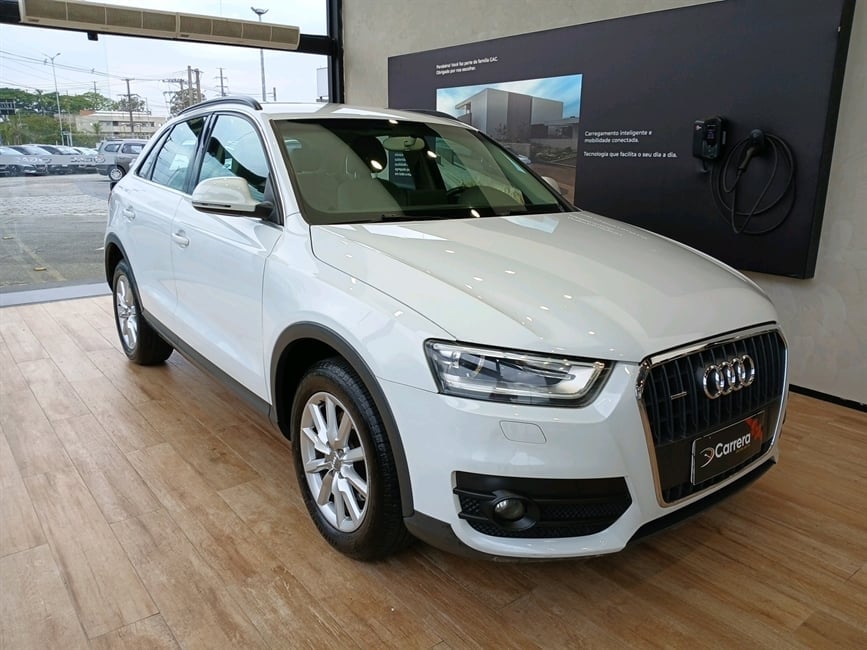 Q3 2.0 TFSI AMBIENTE QUATTRO 4P GASOLINA S TRONIC
