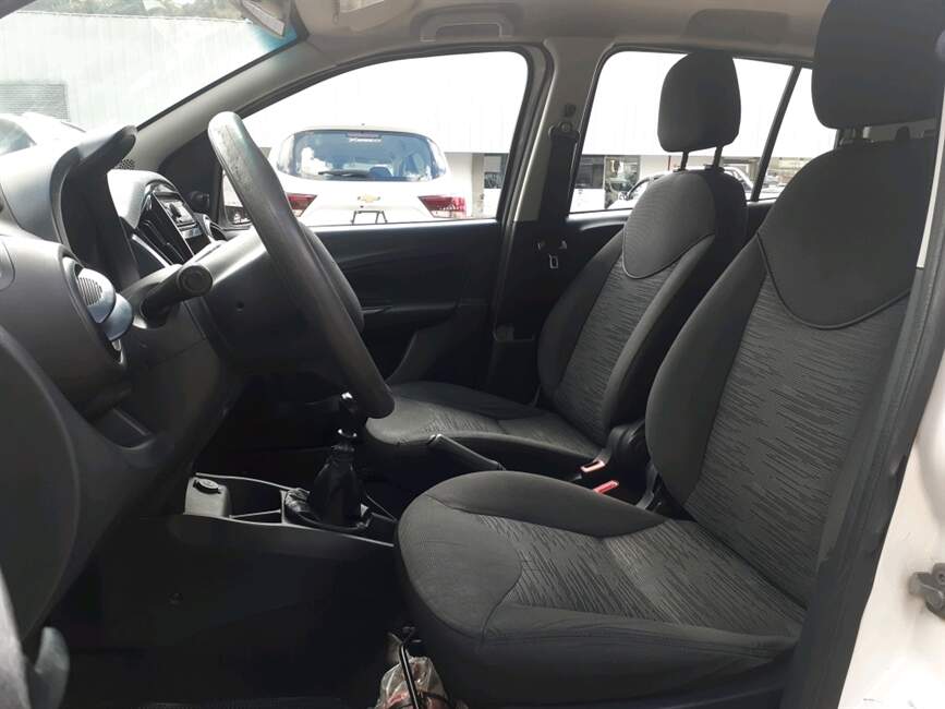 UNO 1.0 EVO ATTRACTIVE 8V FLEX 4P MANUAL