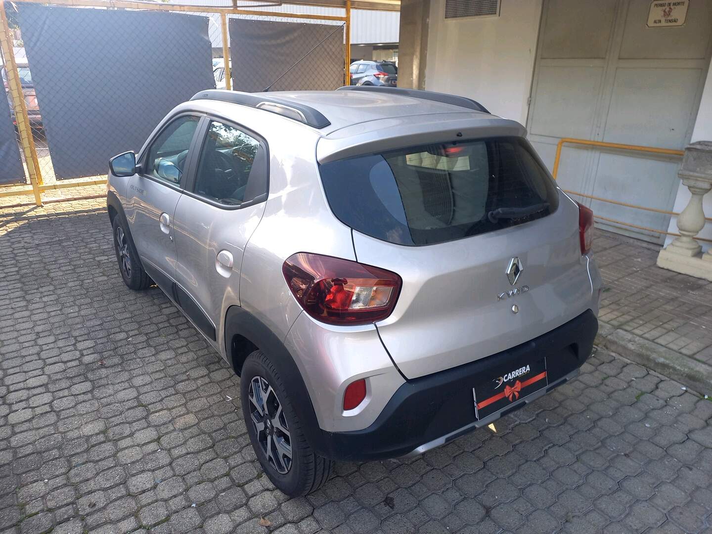 KWID 1.0 12V SCE FLEX OUTSIDER MANUAL