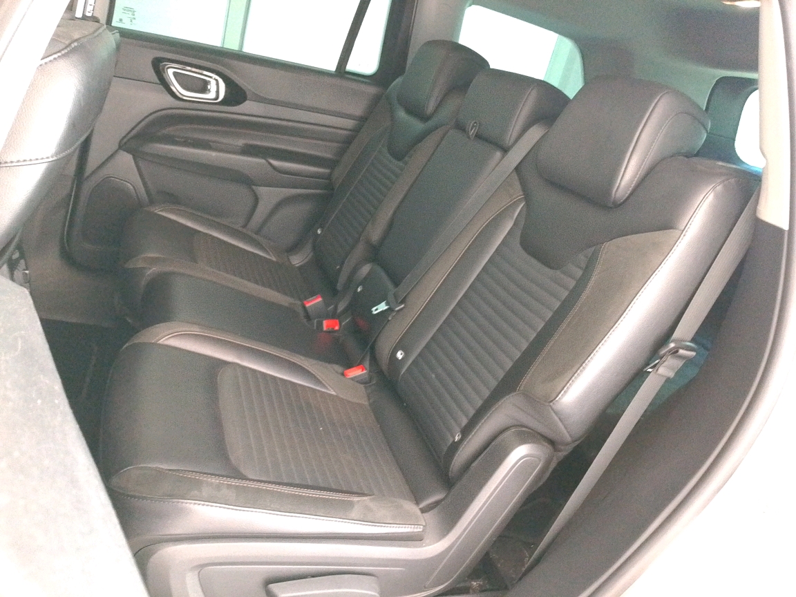 COMMANDER 1.3 T270 TURBO FLEX LIMITED AT6