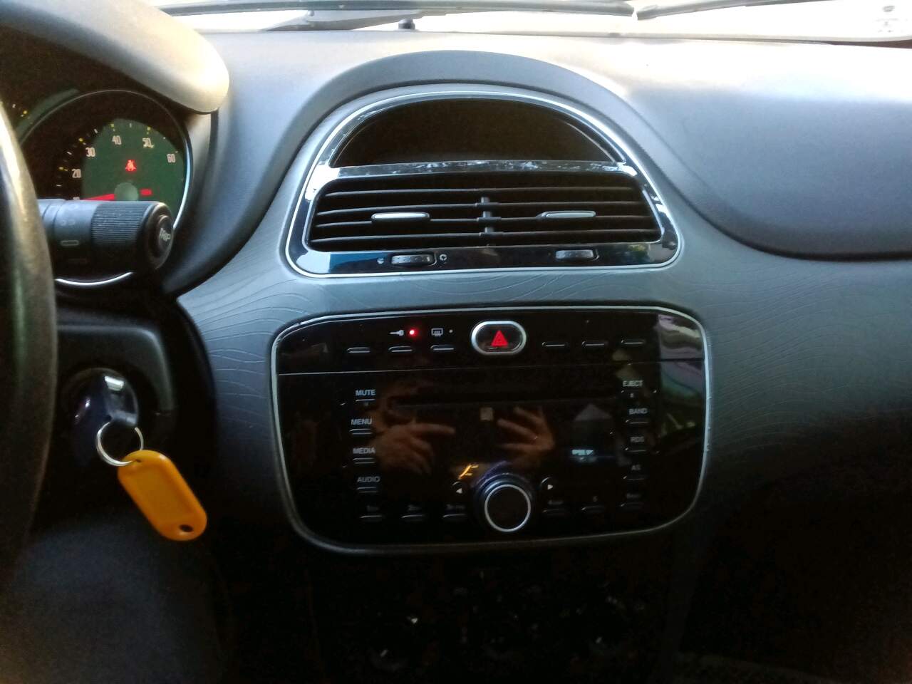 PUNTO 1.6 ESSENCE 16V FLEX 4P AUTOMATIZADO
