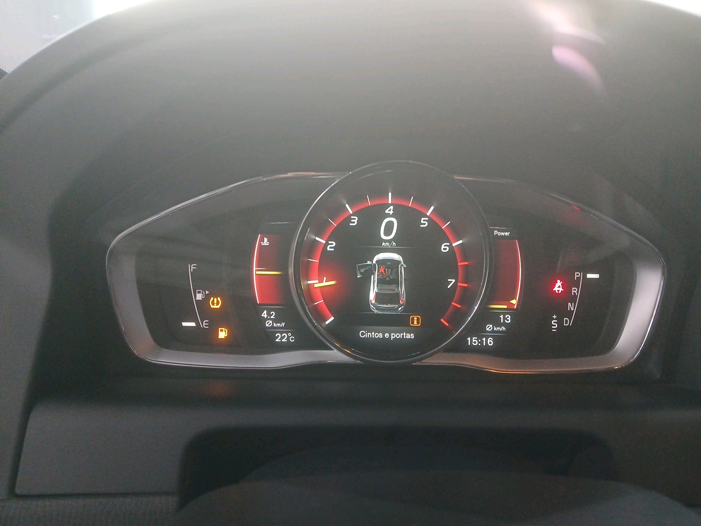 XC60 2.0 T5 KINETIC GASOLINA 4P AUTOMATICO